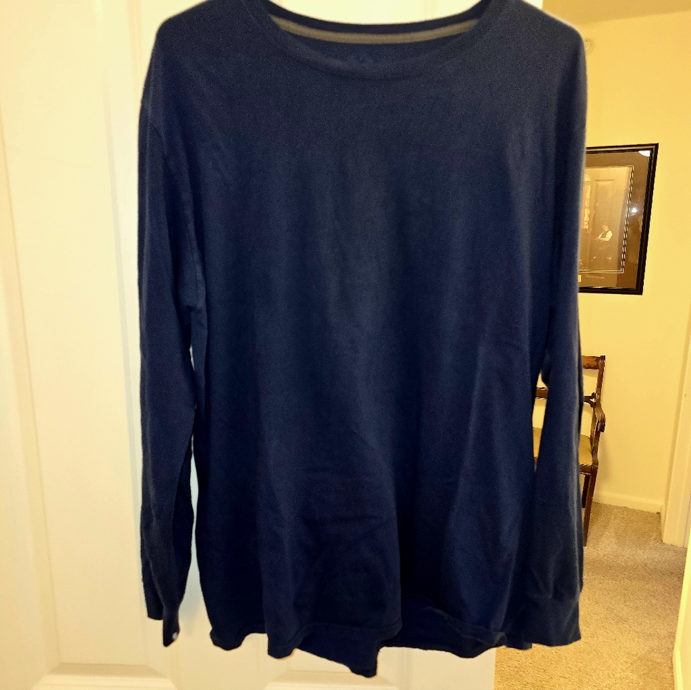 Classic Navy Blue Fruit Of The Loom Select Long Sleeve T-shirt.
